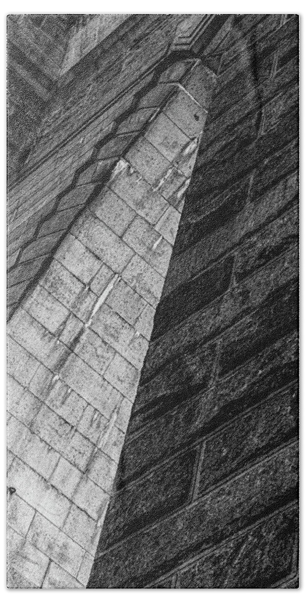 Brooklyn Bridge Beach Towel featuring the photograph Brooklyn Bridge detail black and white by David Smith