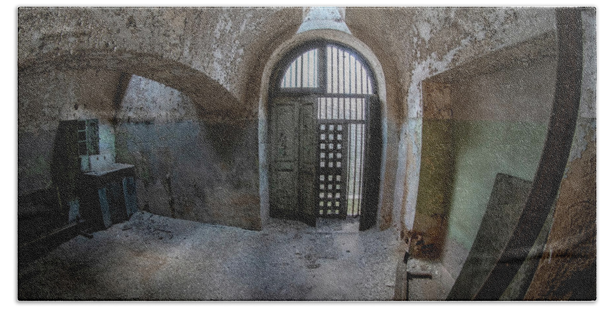 Eastern State Penitentiary Beach Sheet featuring the photograph Cell Block View by Tom Singleton