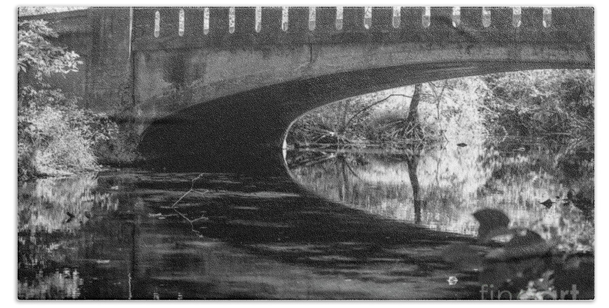 Chapel Beach Sheet featuring the photograph Chapel Hill Bridge by Judy Wolinsky
