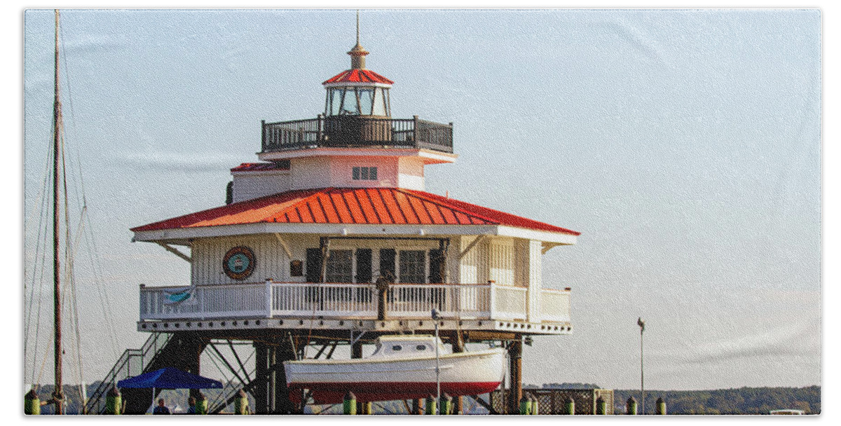 Chesapeake Beach Towel featuring the photograph Choptank River Lighthouse by Karen Foley