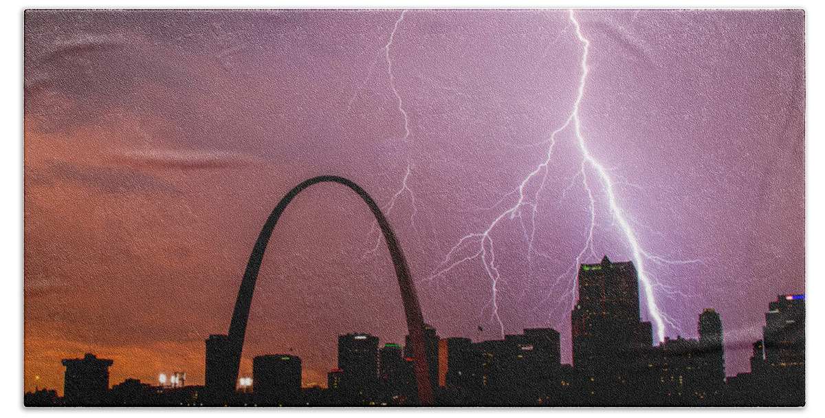 Lightning Beach Towel featuring the photograph Lightning over the Gateway Arch by Garry McMichael