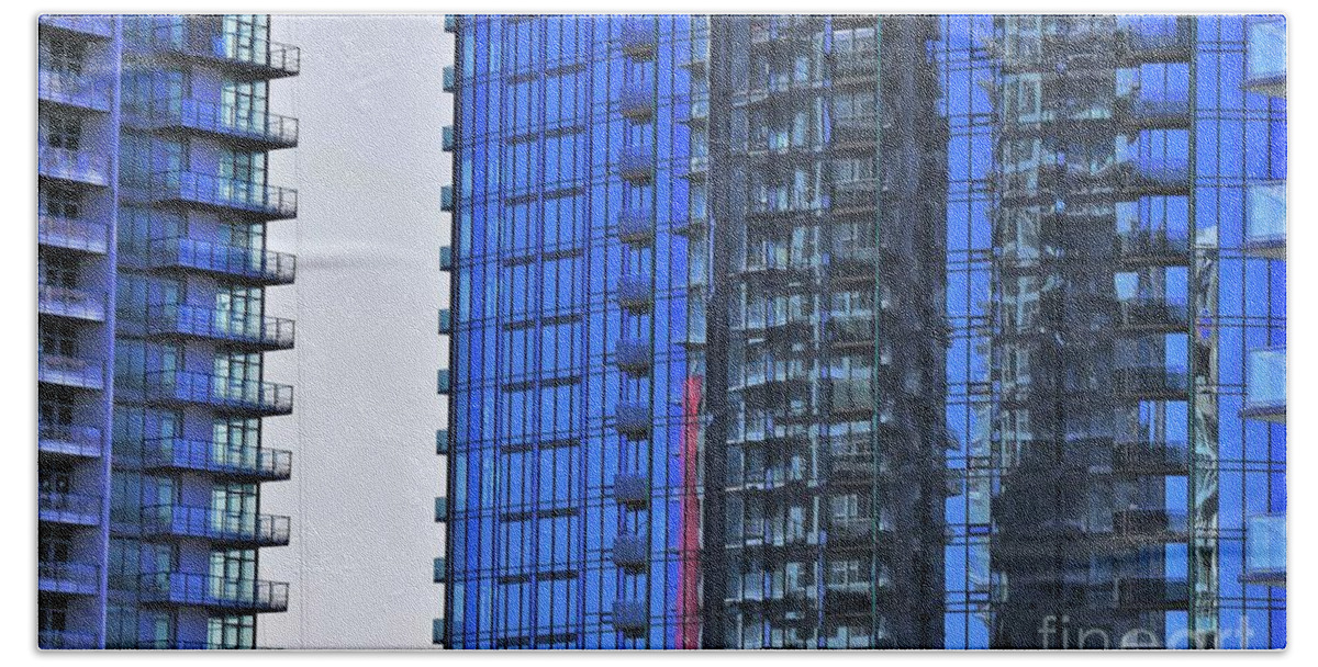Los Angeles Beach Towel featuring the photograph Los Angeles Series - High Rise Reflection by Lee Antle