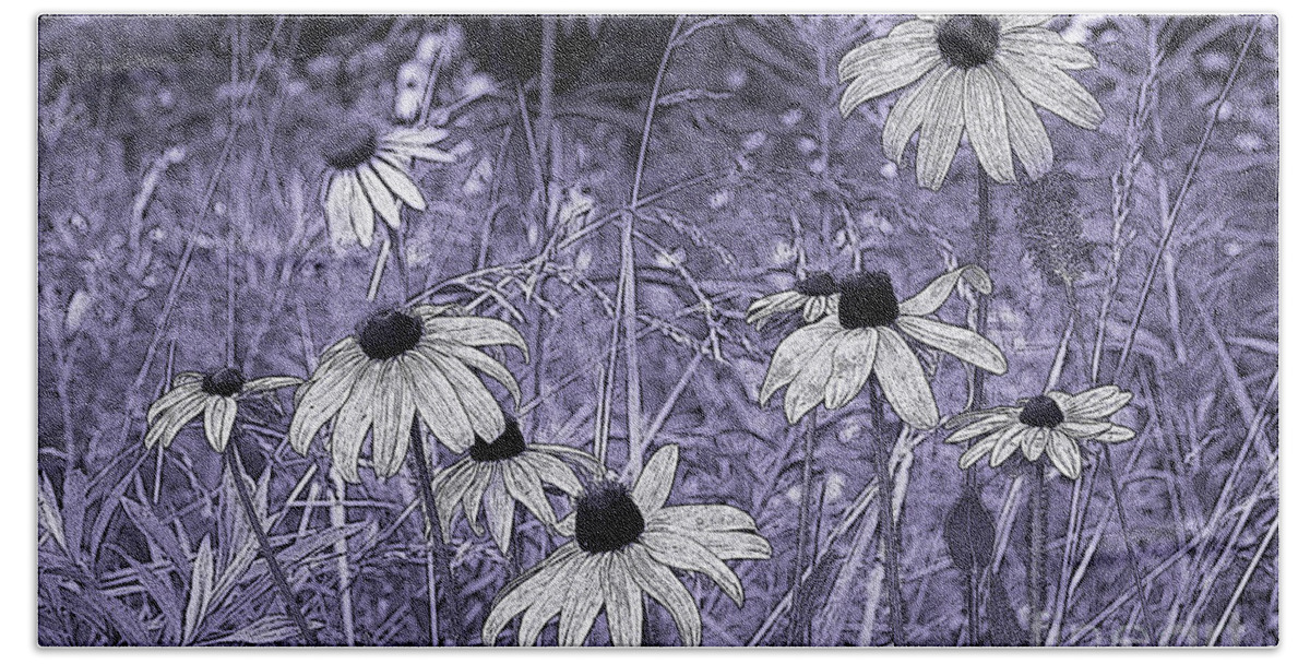 Daisies Beach Towel featuring the photograph Meadow Expressions 2 by Mike Eingle