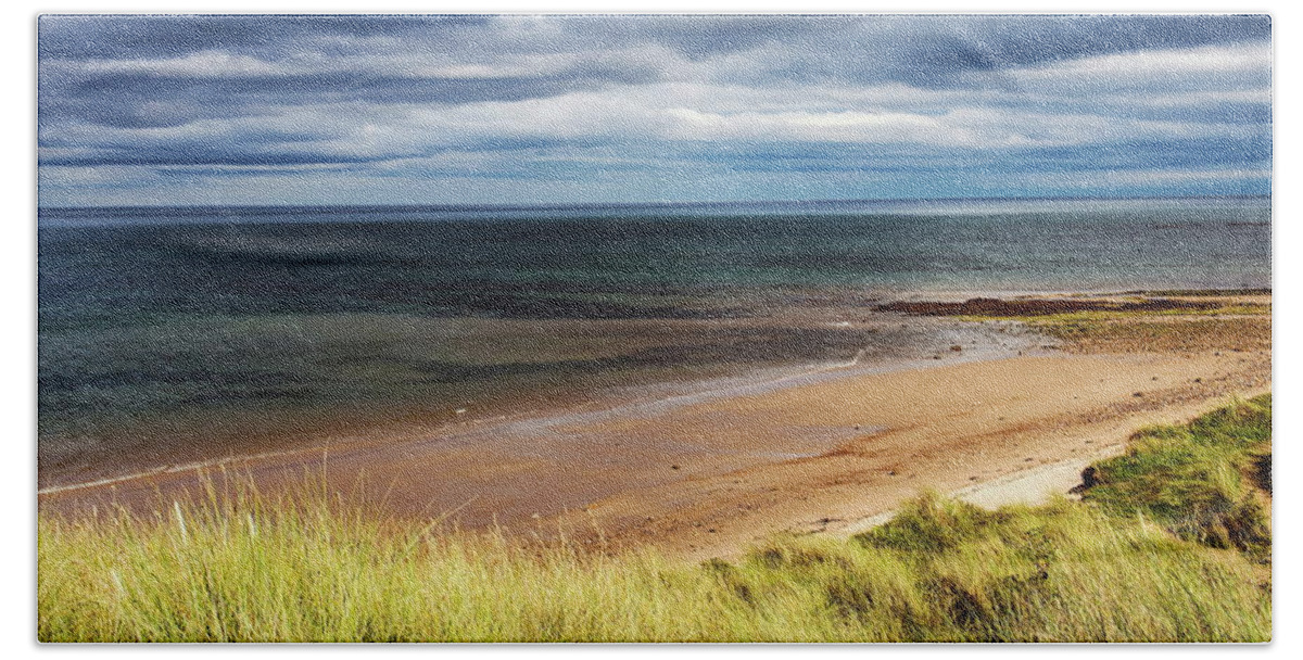 Coastline Beach Towel featuring the photograph Northumbrian Coastline by Jeff Townsend