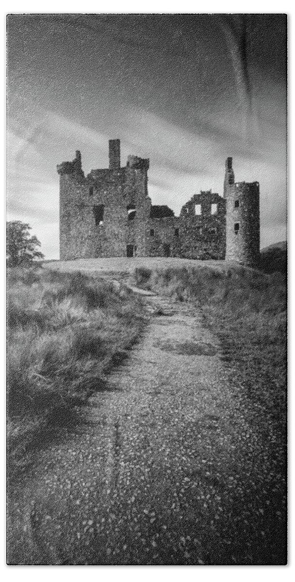 Kilchurn Castle Beach Sheet featuring the photograph Path to Kilchurn Castle by Dave Bowman