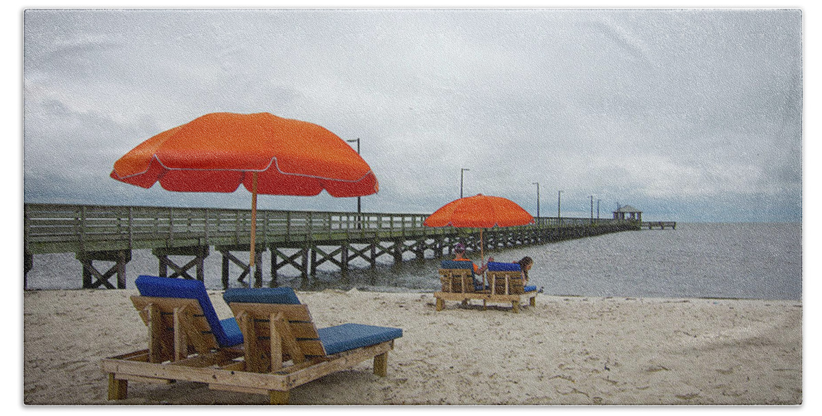 Pier Beach Sheet featuring the photograph Pier by Jim Mathis