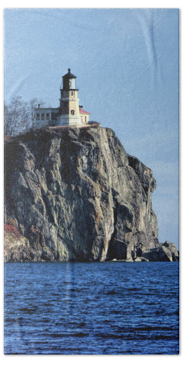 Split Rock Lighthouse Beach Towel featuring the photograph Split Rock Lighthouse by Phyllis Taylor