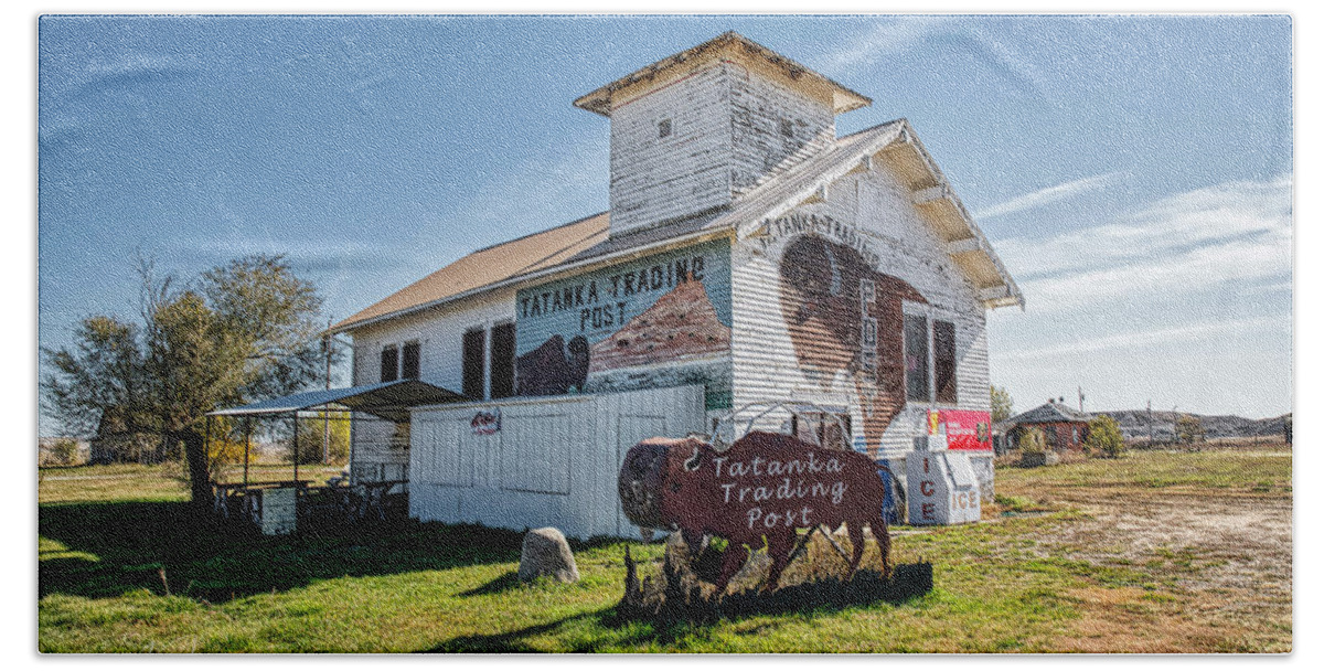 Abandoned Building Beach Towel featuring the photograph Tatanka Trading Post by Jim Thompson