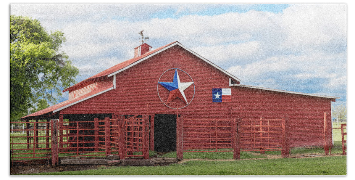 Texas Red Barn Beach Sheet featuring the photograph Texas Red Barn by Robert Bellomy