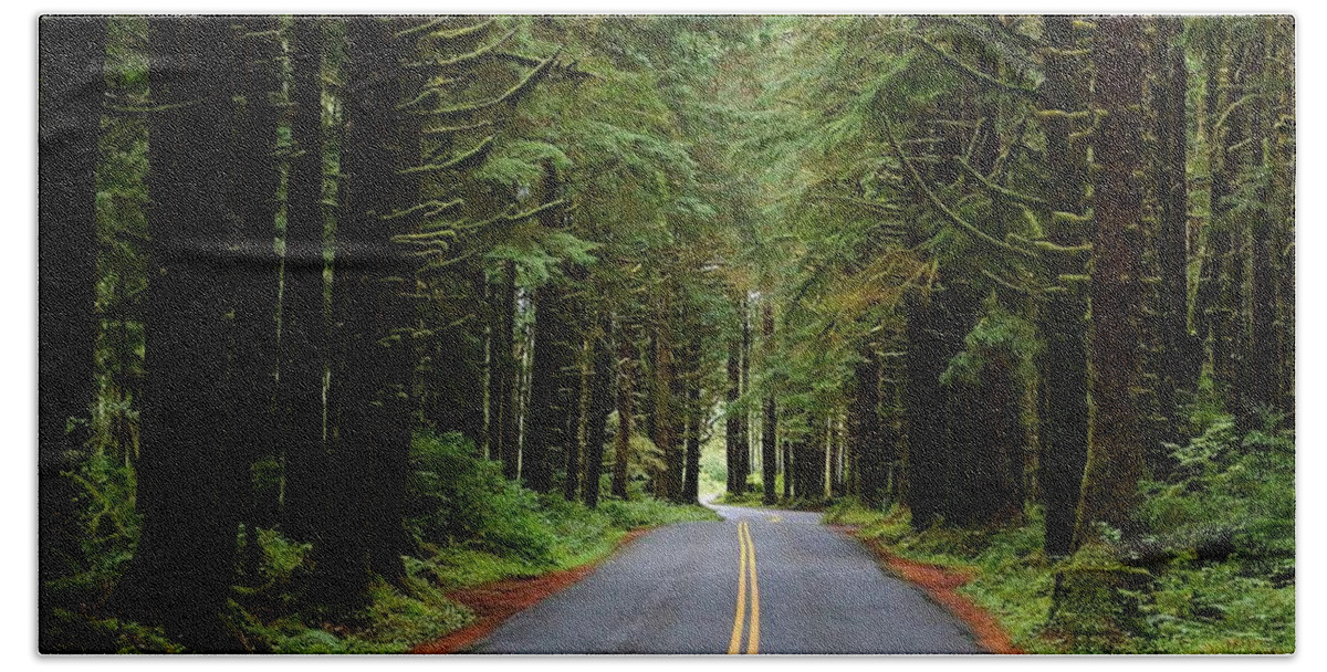 Curve Beach Towel featuring the photograph Through the Rainforest by David Andersen