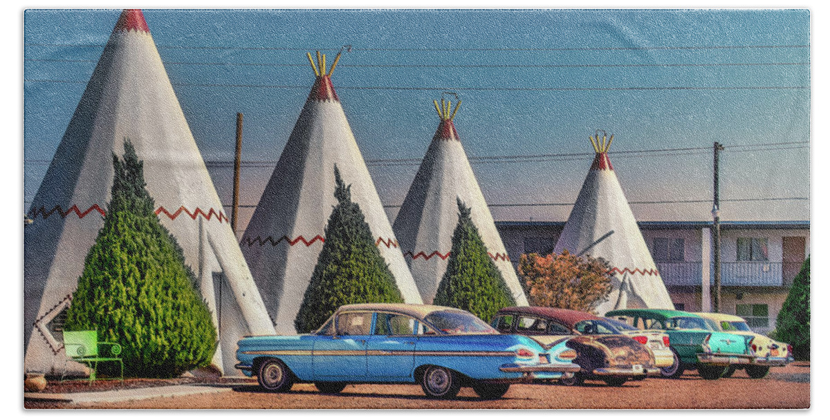 Holbrook Beach Towel featuring the photograph Wigwam Motel Park by Micah Offman