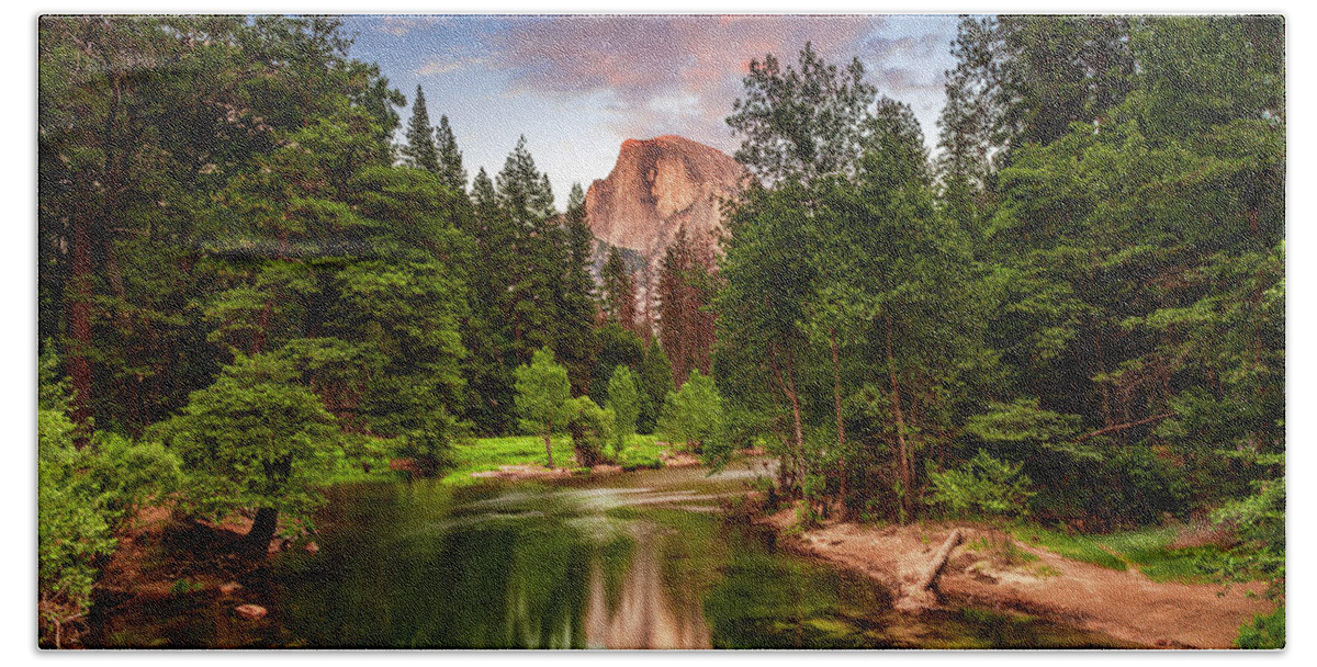 America Beach Sheet featuring the photograph Yosemite Sunset - Single Image by ProPeak Photography