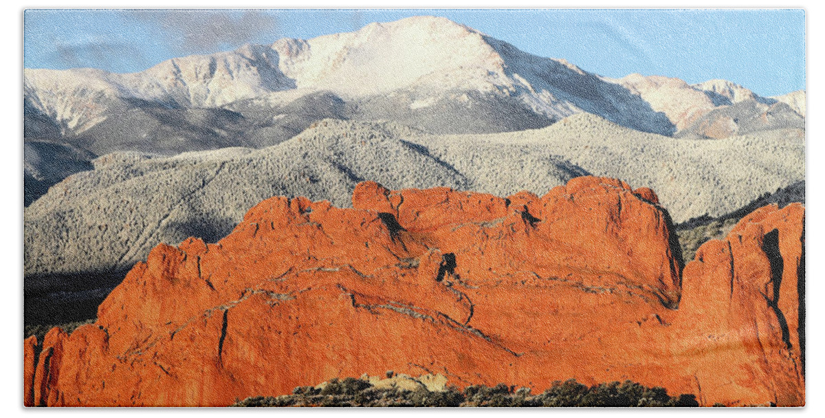 Garden Of The Gods Beach Towel featuring the photograph Garden of the Gods and Pikes Peak #1 by Bob Falcone