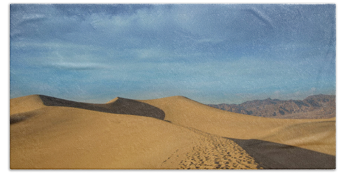 Mesquite Sand Dunes Beach Towel featuring the photograph Mesquite sunset #2 by Kunal Mehra