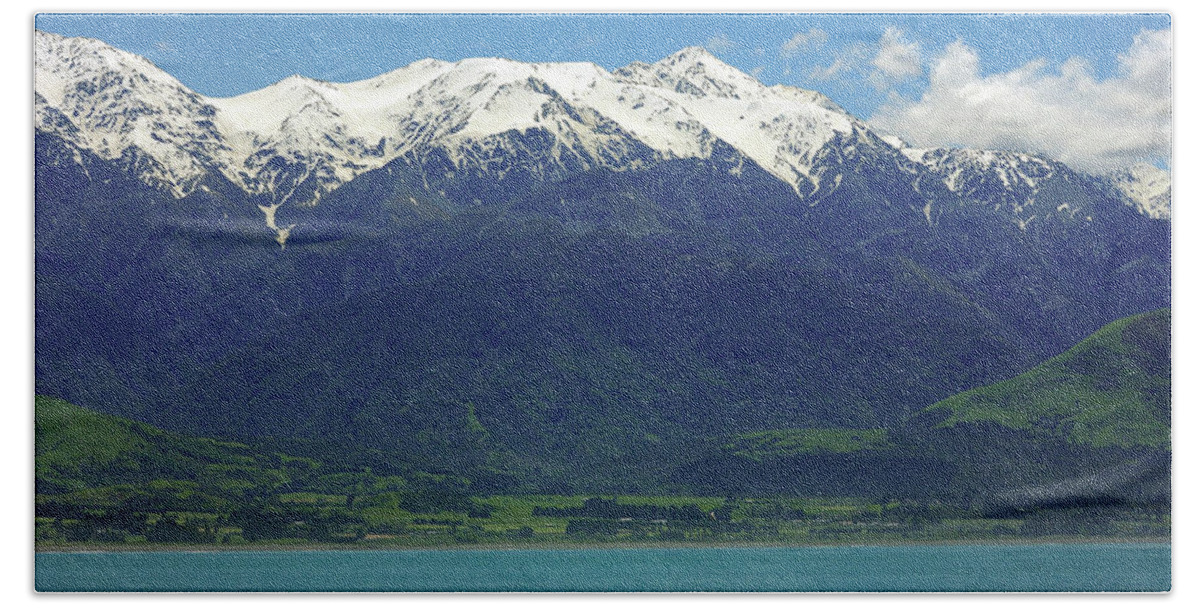 New Zealand Beach Towel featuring the photograph Alps at Kaikoura by Doug Wittrock