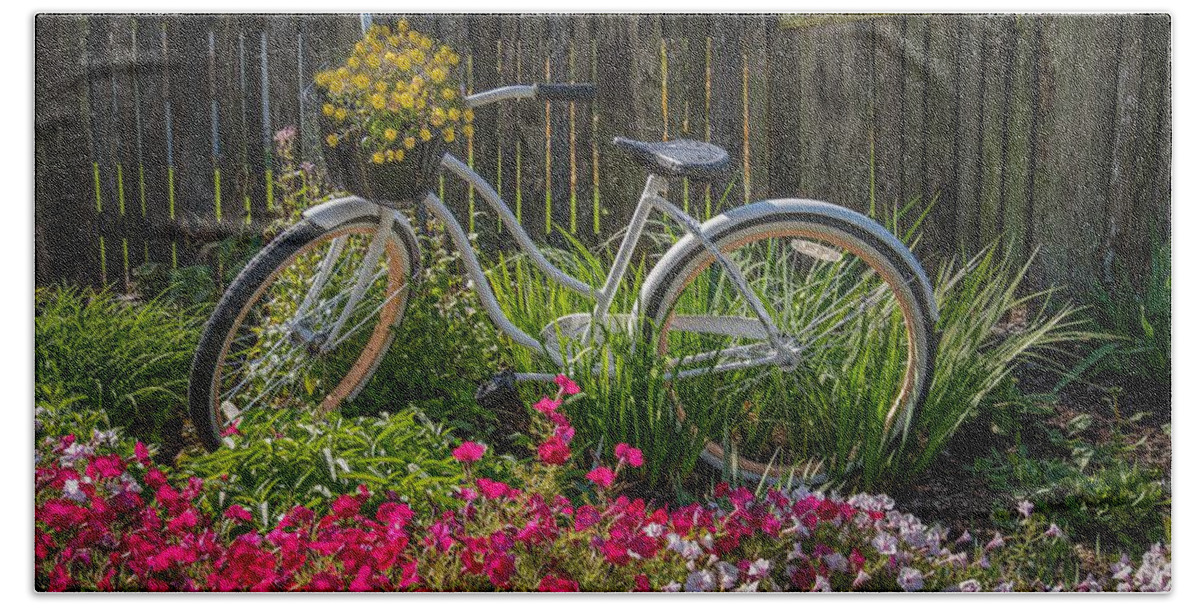 Romantic Beach Towel featuring the photograph Amish Country Bicycle by Roberta Kayne