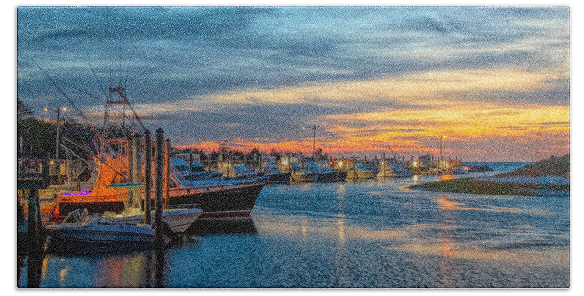 Harbor Beach Towel featuring the photograph An Evening at Rock Harbor by Rod Best
