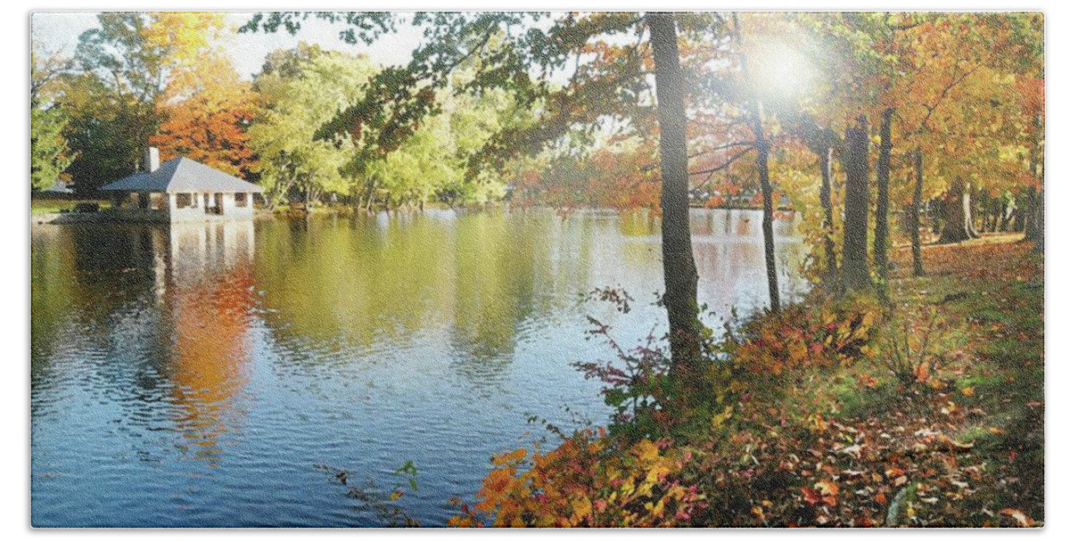 Autumn Beach Sheet featuring the photograph Autumn at Tilley Pond by Diana Angstadt