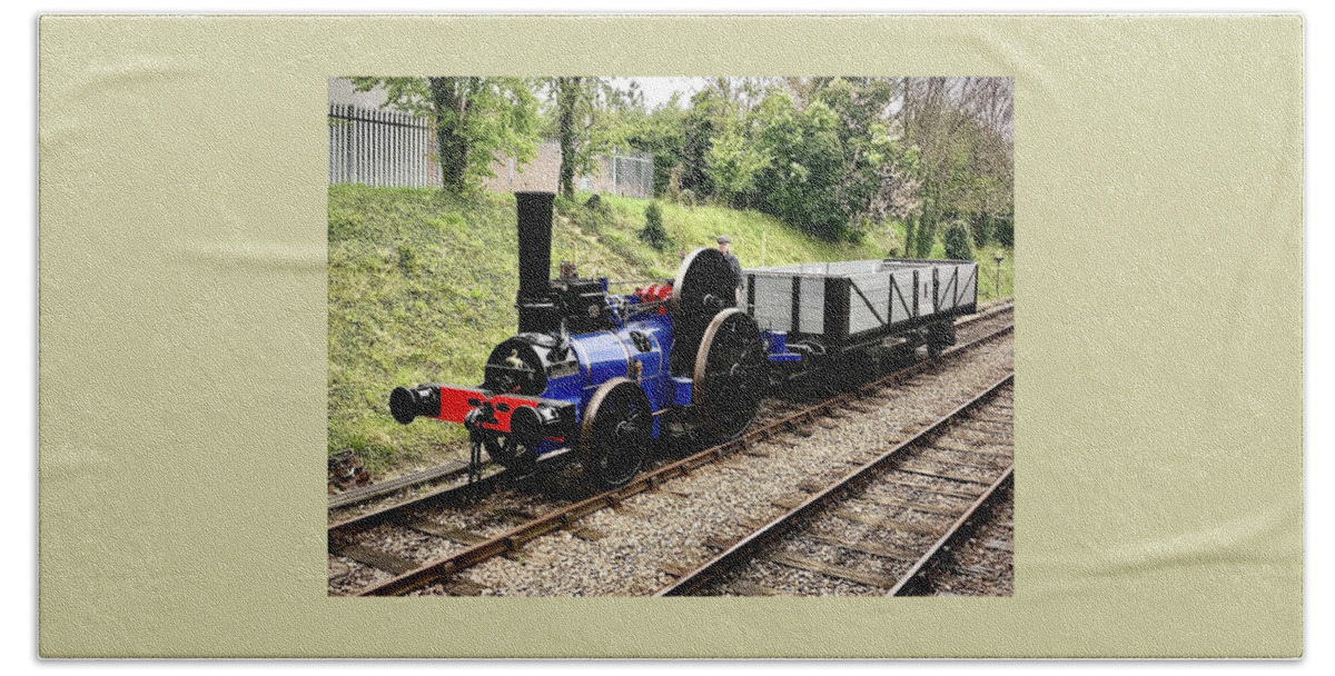 Quinton Rd Beach Towel featuring the photograph Aveling Porter Locomotive 9449 The Blue Circle by Gordon James
