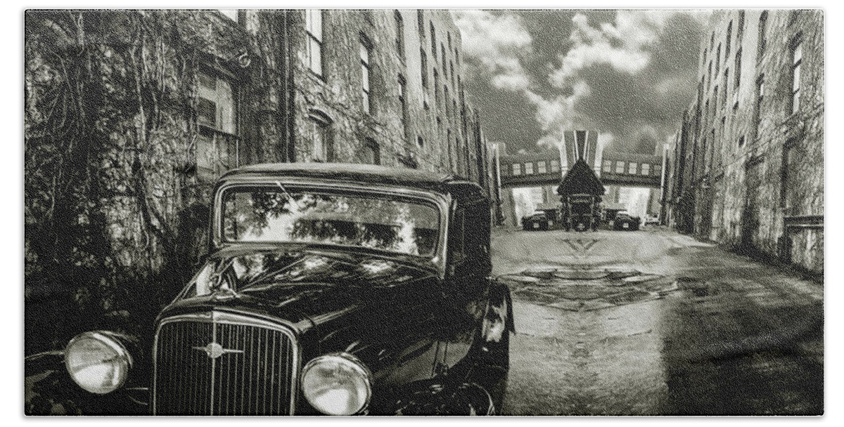Black And White Beach Sheet featuring the photograph Backstreets by John Anderson