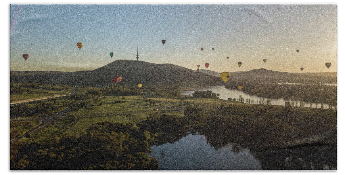 Canberra Landscape Beach Towel featuring the photograph Balloon Spectacular by Ari Rex