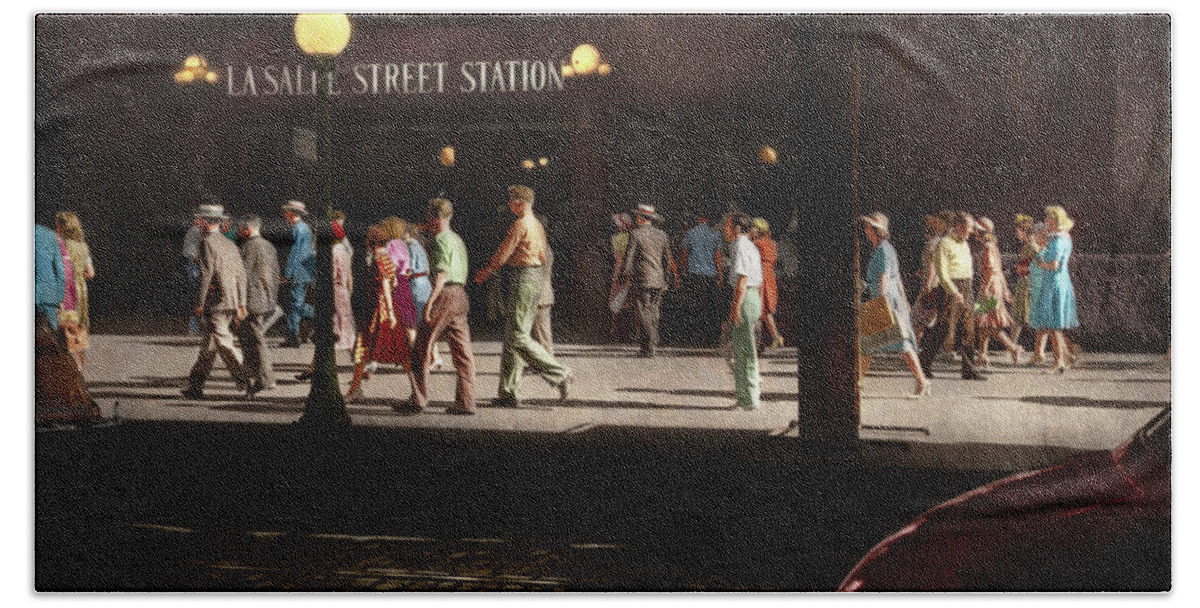 Chicago Beach Towel featuring the photograph City - Chicago IL - Five o'clock crowd 1941 by Mike Savad