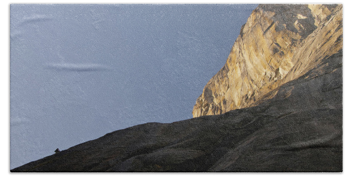 El Capitan Beach Towel featuring the photograph Climbing the Captain by Melissa Southern
