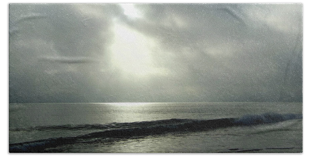Vero Beach Towel featuring the photograph Cloudy Morning At Vero Beach by D Hackett