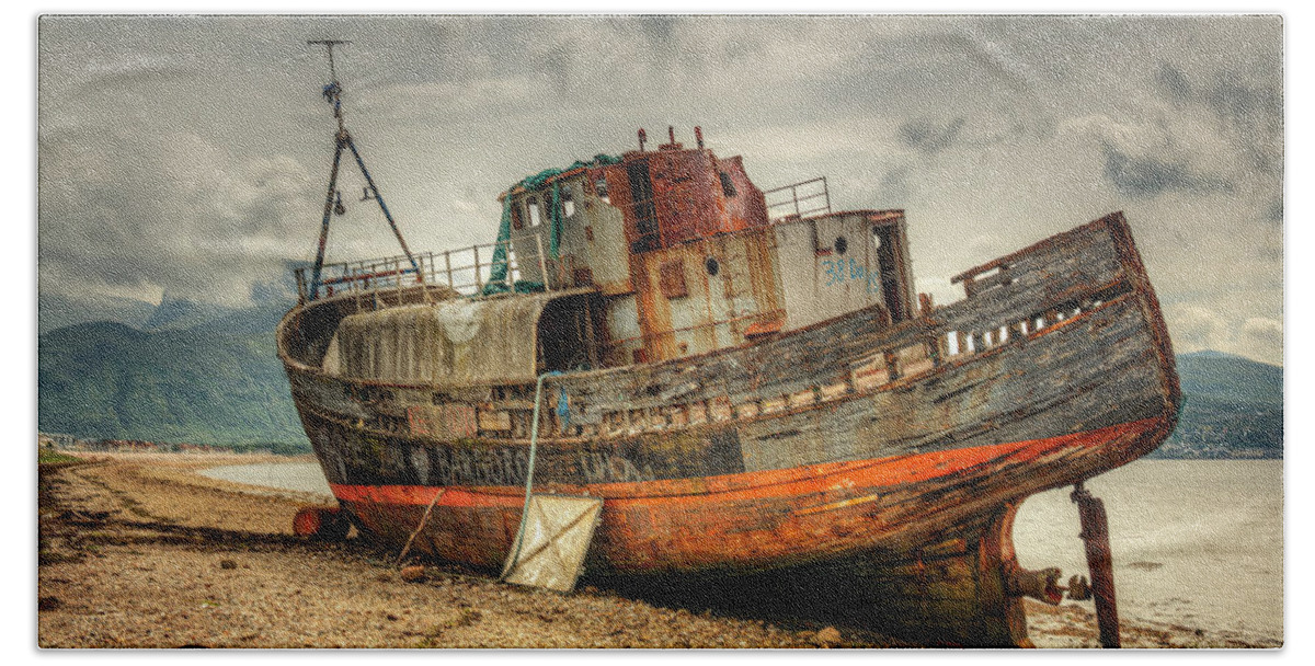 Corpach Wreck Beach Towel featuring the photograph Corpach Ship Wreck by Ray Devlin