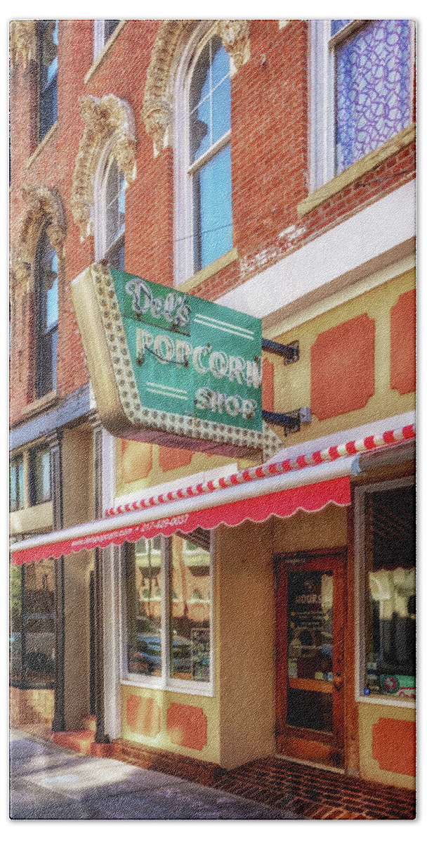 Dels Popcorn Shop Beach Towel featuring the photograph Del's Popcorn Shop - Decatur, Illinois by Susan Rissi Tregoning