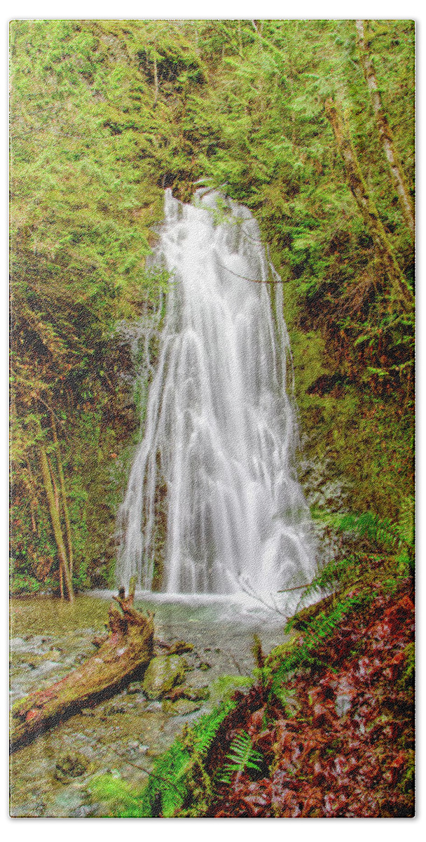 Neah Bay Beach Towel featuring the photograph Flattery Creek Falls by Loyd Towe Photography