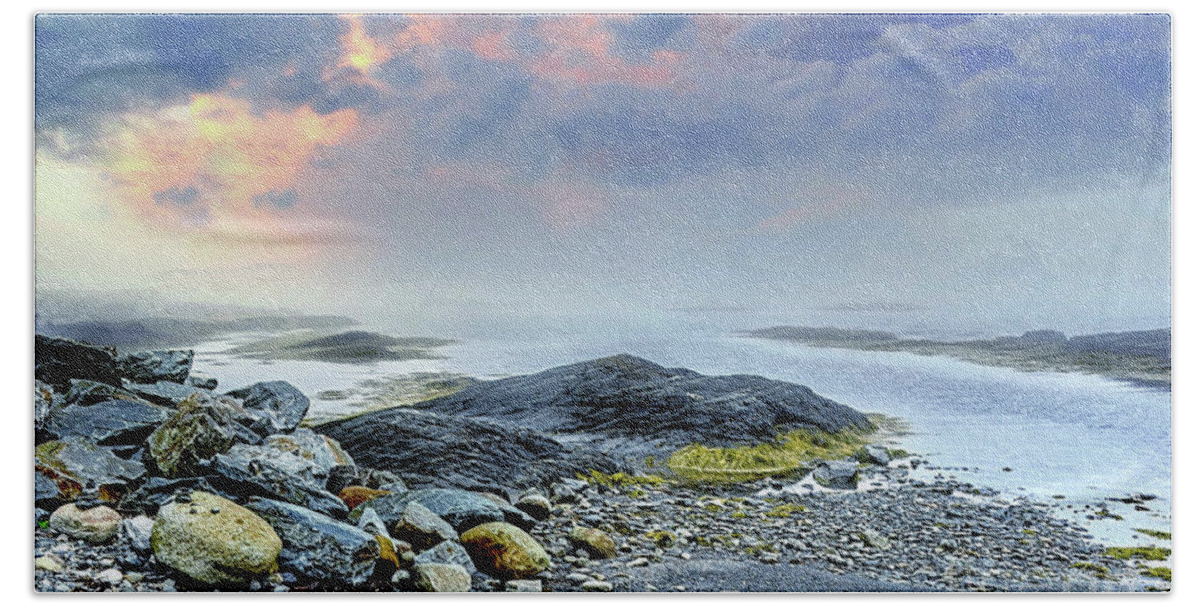 Fog Beach Sheet featuring the photograph Foggy Coastline by Elaine Manley