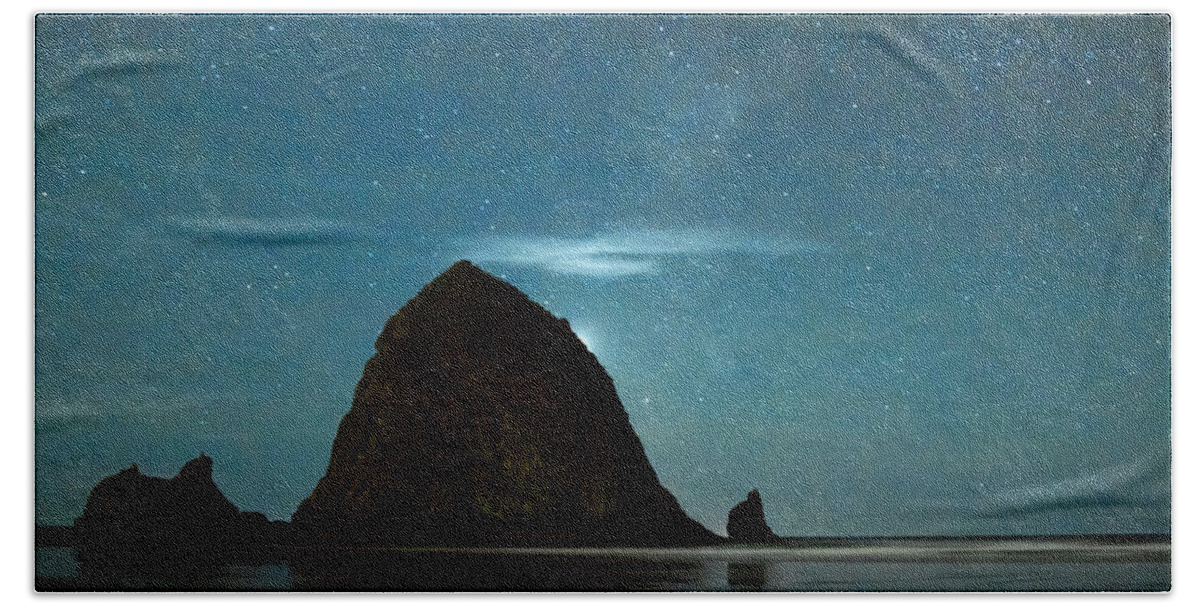 Oregon Beach Towel featuring the photograph Haystack Under the Stars by Todd Kreuter