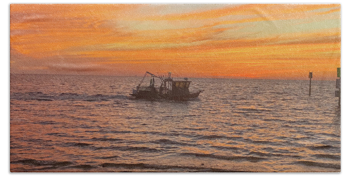 Hudson Beach Beach Sheet featuring the photograph Hudson Beach Sunset by Rick Redman