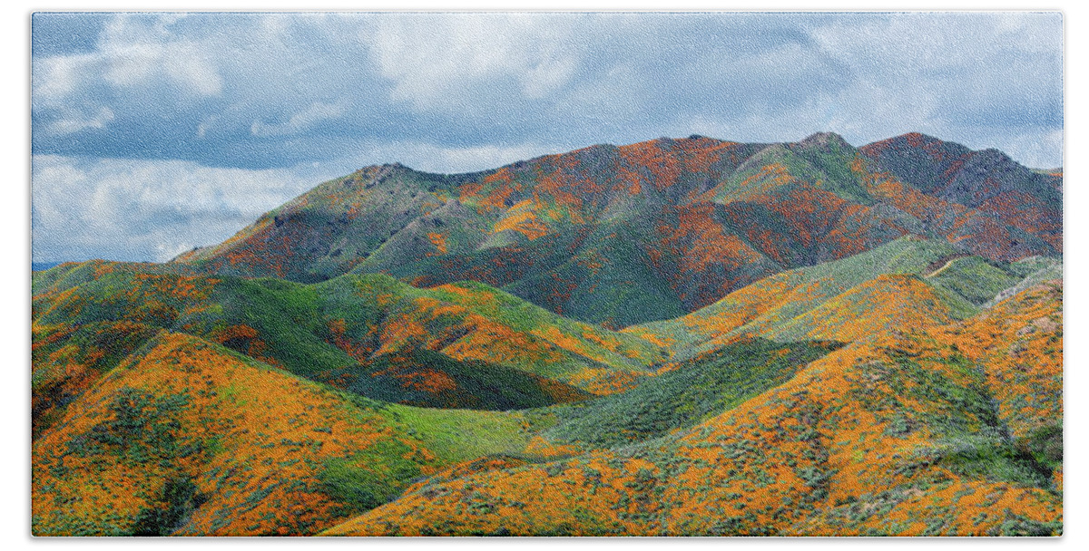 California Poppy Beach Towel featuring the photograph Lake Elsinore Poppy Hills by Kyle Hanson