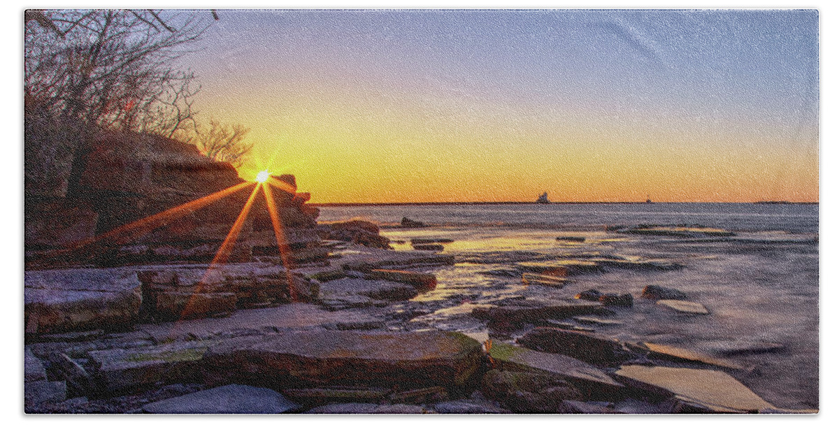 Sunset Beach Towel featuring the photograph Lakeview Sunset by Rod Best