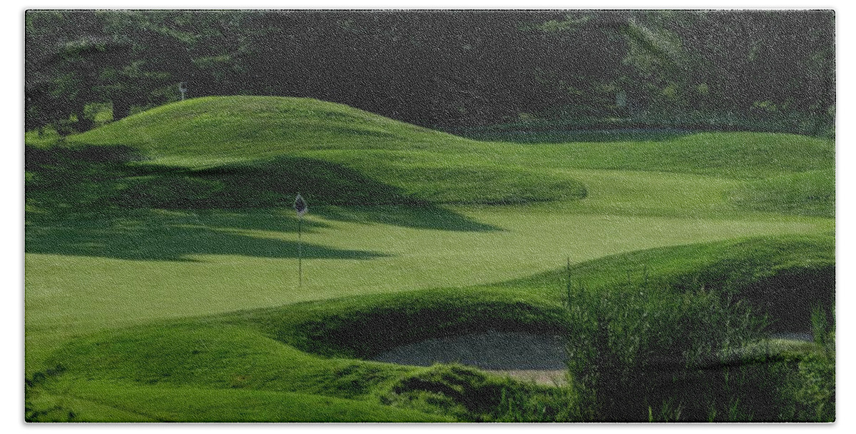 Golf Course View Beach Towel featuring the photograph Laurel Creek Hole 17 by Jan Daniels