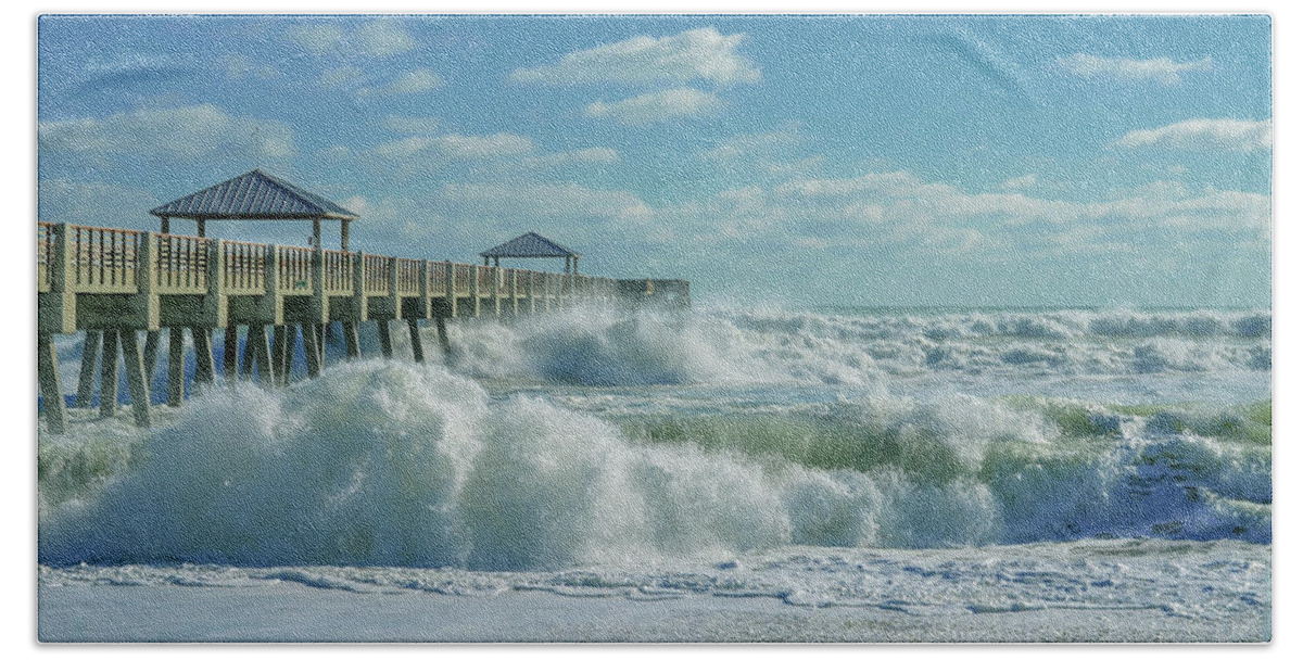 Pier Beach Towel featuring the photograph Lively Surf At Juno by Laura Fasulo