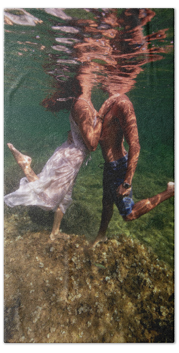 Underwater Beach Towel featuring the photograph Loving by Gemma Silvestre