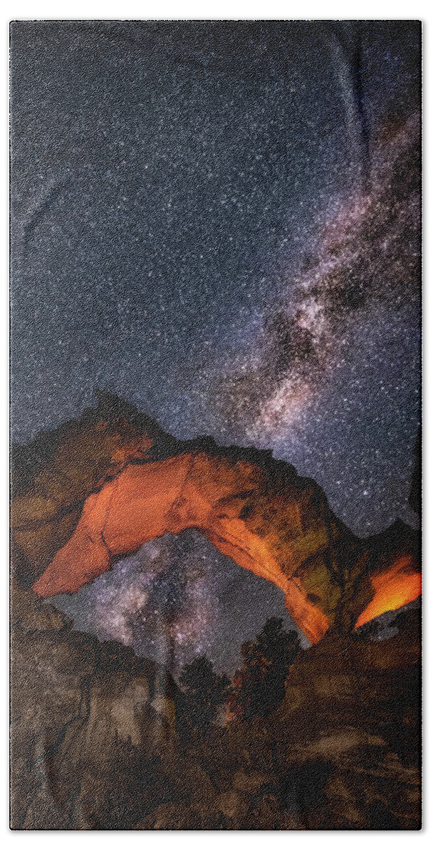 Utah Beach Sheet featuring the photograph Milky Way Over Inchworm Arch by Michael Ash