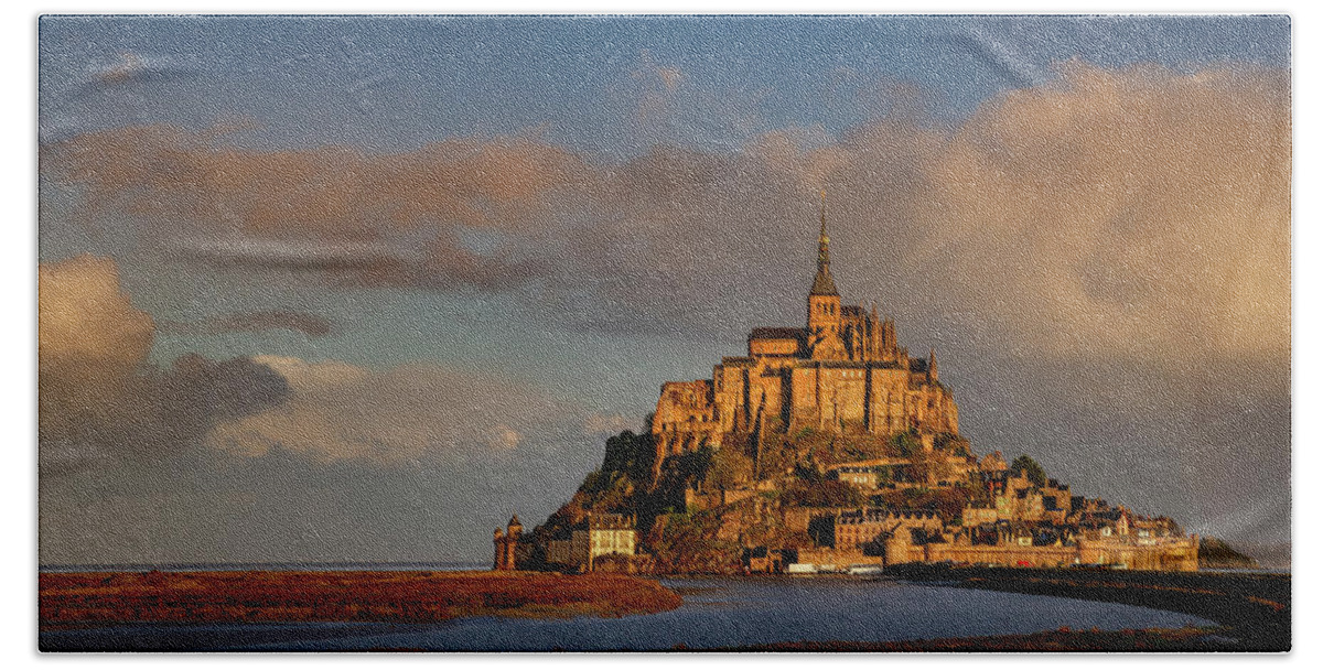 Mont-saint-michel Beach Towel featuring the photograph Mont Saint Michel - Saint Michael's Mount by Olivier Parent