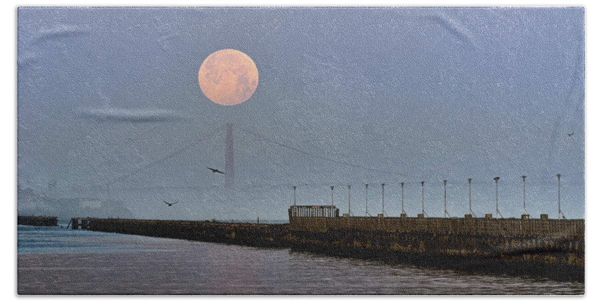 Berkeley Pier Beach Sheet featuring the photograph Moonset Over the Golden Gate by Laura Macky
