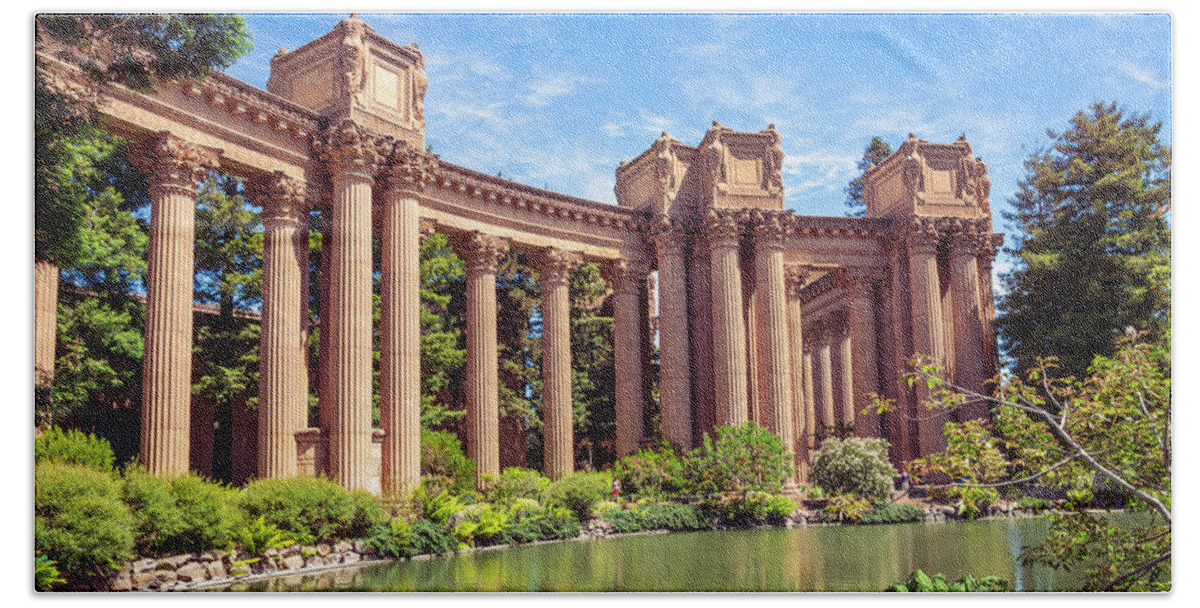 Palace Of Fine Arts Beach Towel featuring the photograph Morning Columns at the Palace of Fine Arts by Bonnie Follett