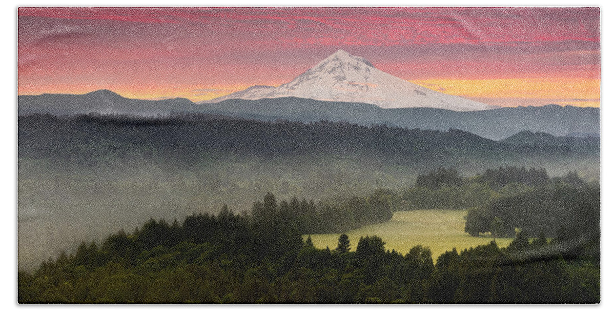 Jonsrud Viewpoint Beach Towel featuring the photograph Mt Hood by Peter Boehringer