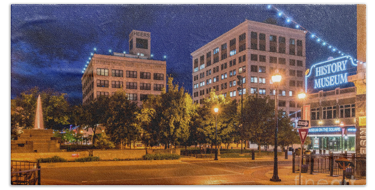 Park Central Square Beach Towel featuring the photograph Night Out On The Town by Jennifer White