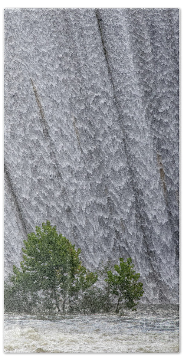 Ocoee Dam Beach Towel featuring the photograph Ocoee Dam by Phil Perkins
