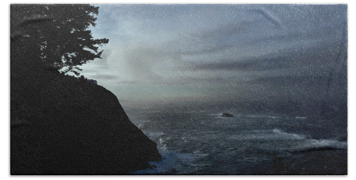 Oregon Coast Beach Towel featuring the photograph Oregon Coast twilight by Cathy Anderson
