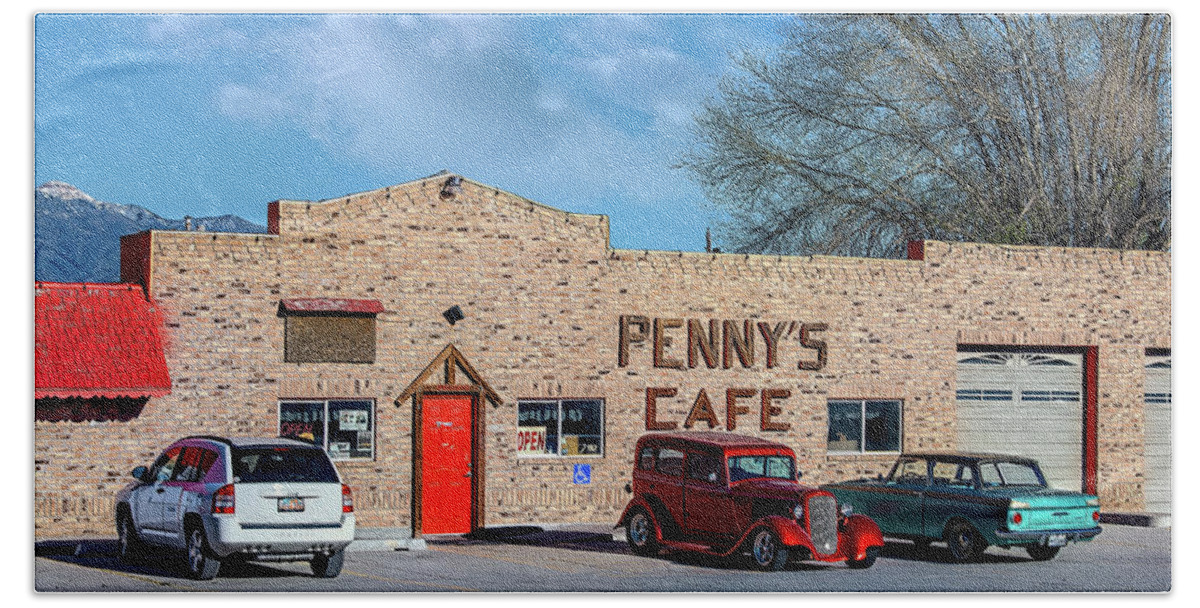 Penney Beach Towel featuring the photograph Pennys Cafe by Fon Denton
