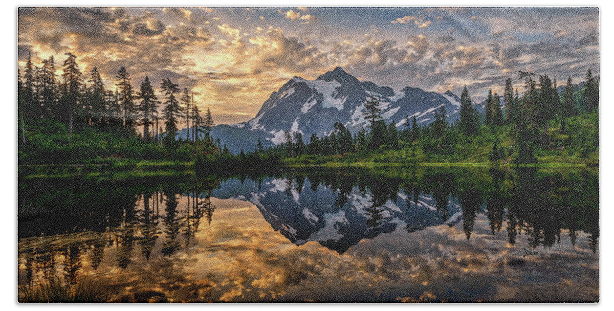 Mount Shuksan Beach Towel featuring the photograph Picture Perfect Lake by Dan Mihai