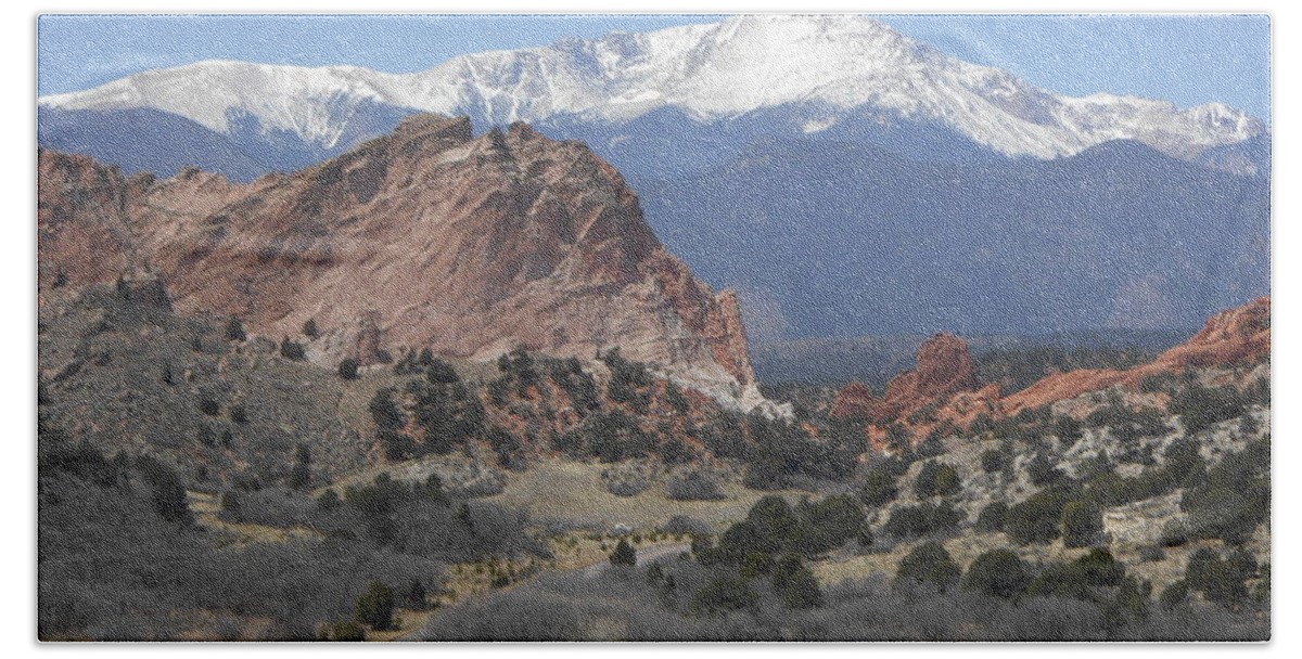 Garden Of The Gods Beach Towel featuring the photograph Pikes Peak by Julie Grace